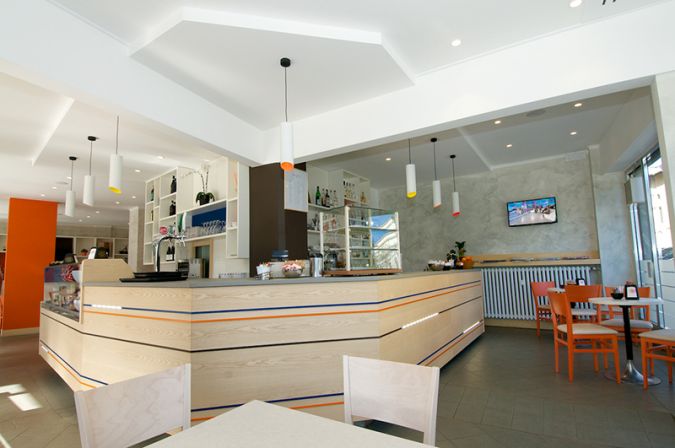 arredamento bar bancone progetto illuminazione internos caffe 1