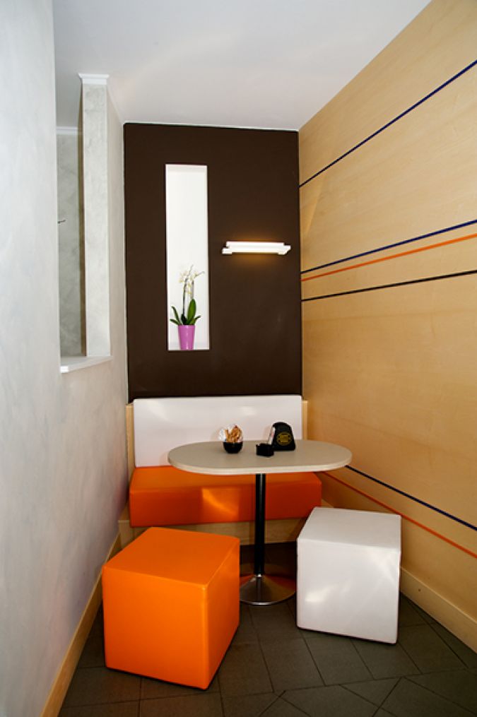 arredamento bar bancone progetto illuminazione internos caffe 4