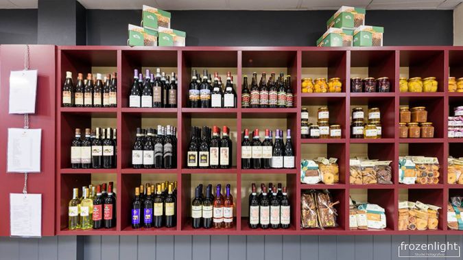 arredamento ristorante aperitivi bottega prodotti tipici 04