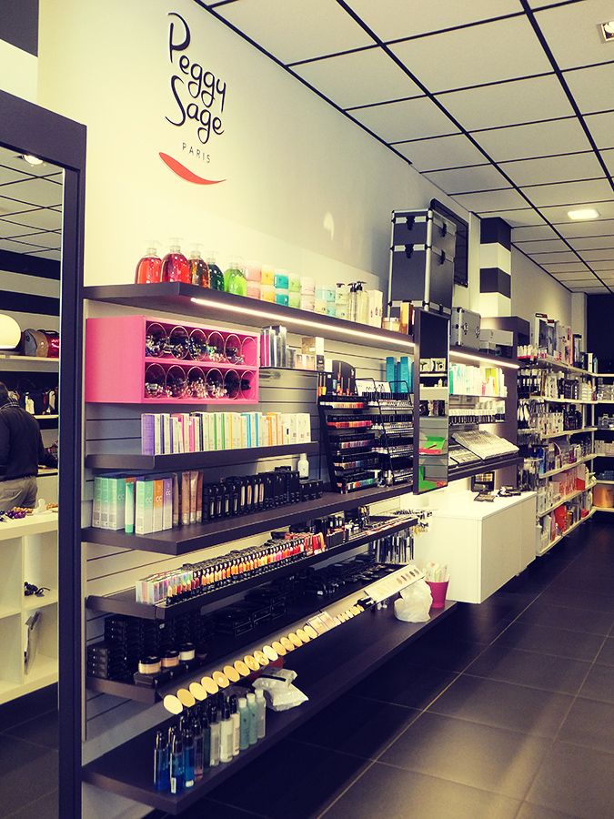 shop design arredamento negozi geg hair borgosesia parete makeup